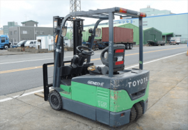 Xe nâng Toyota 03